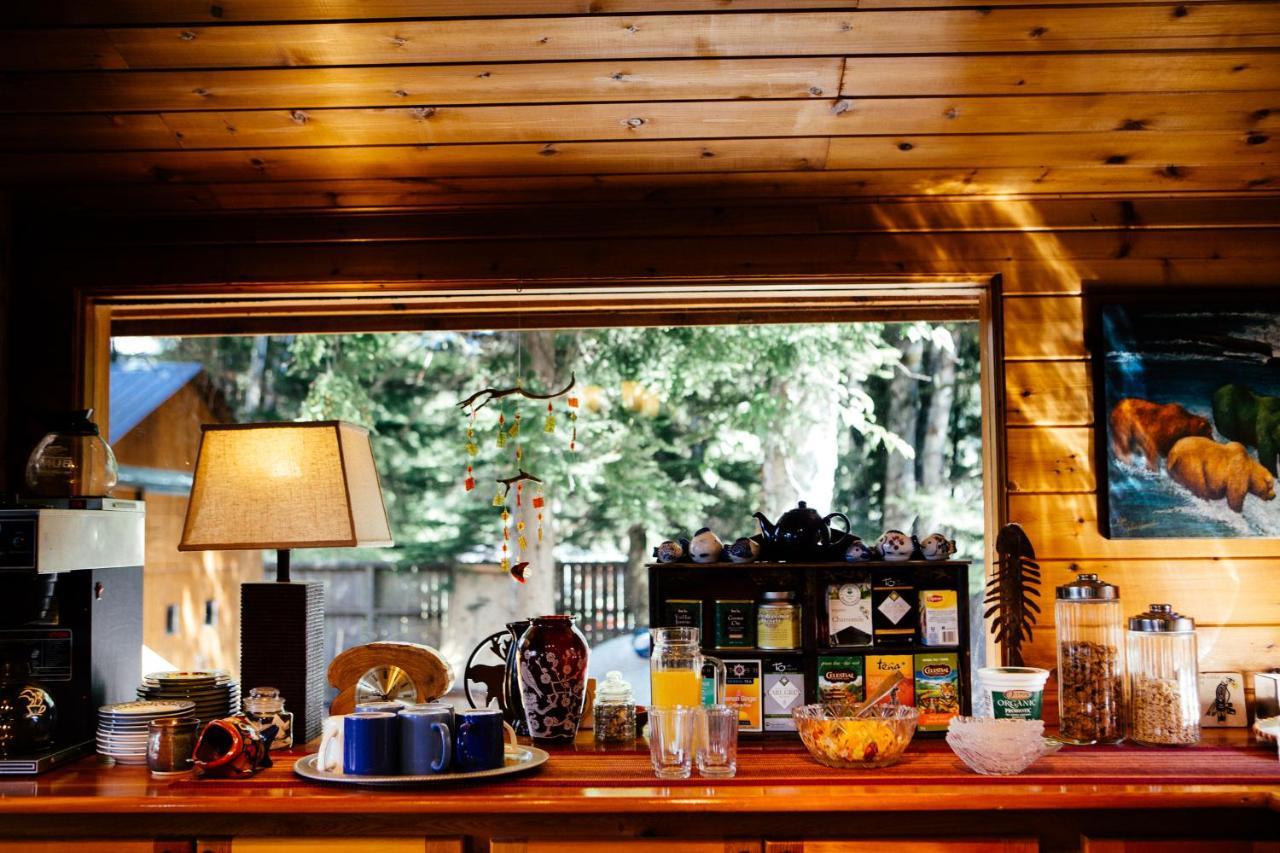 Skeena River House Bed & Breakfast Terrace Bagian luar foto